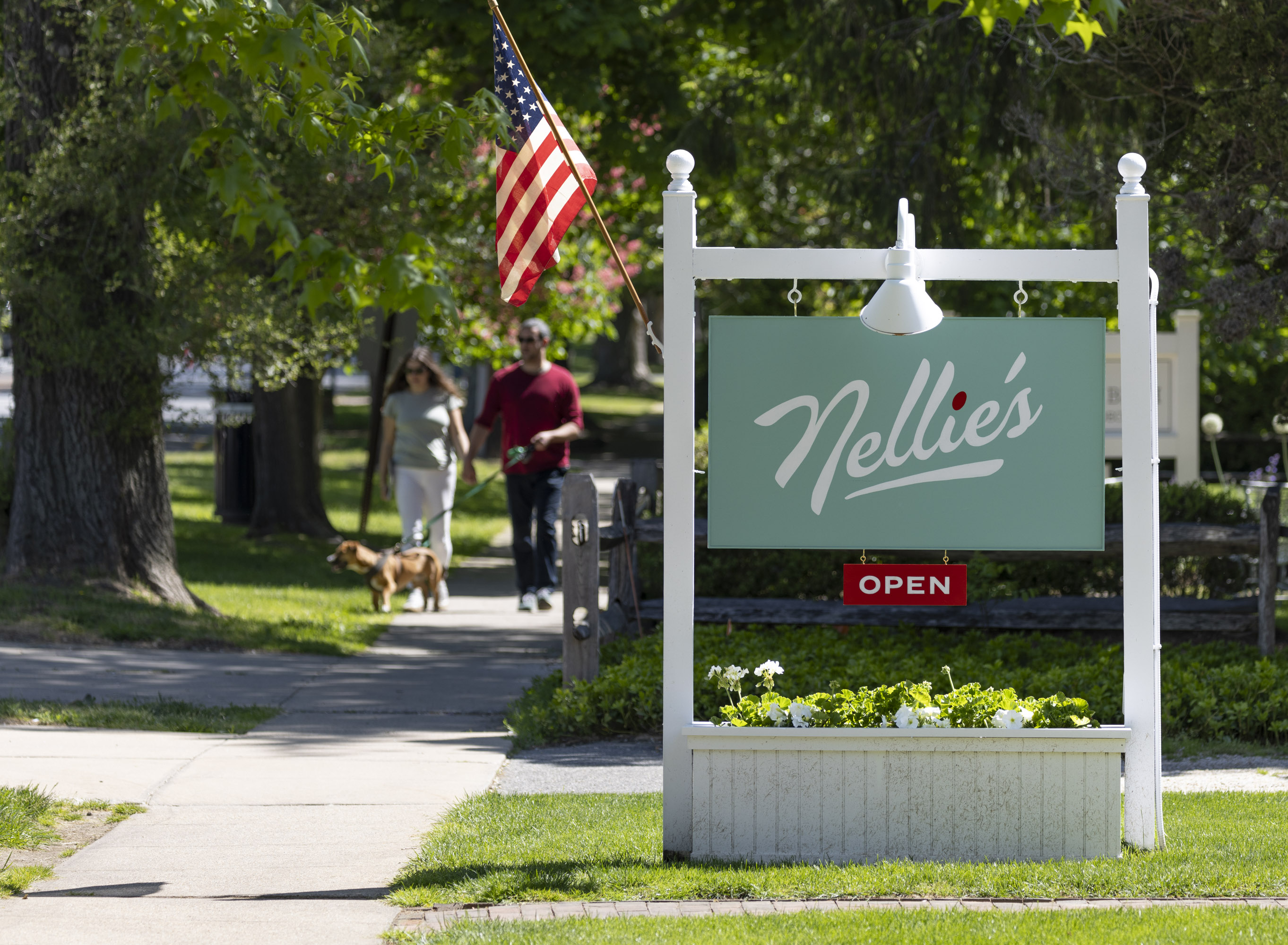 Nellie's Antiques - photography by Graphic Image Group Inc.