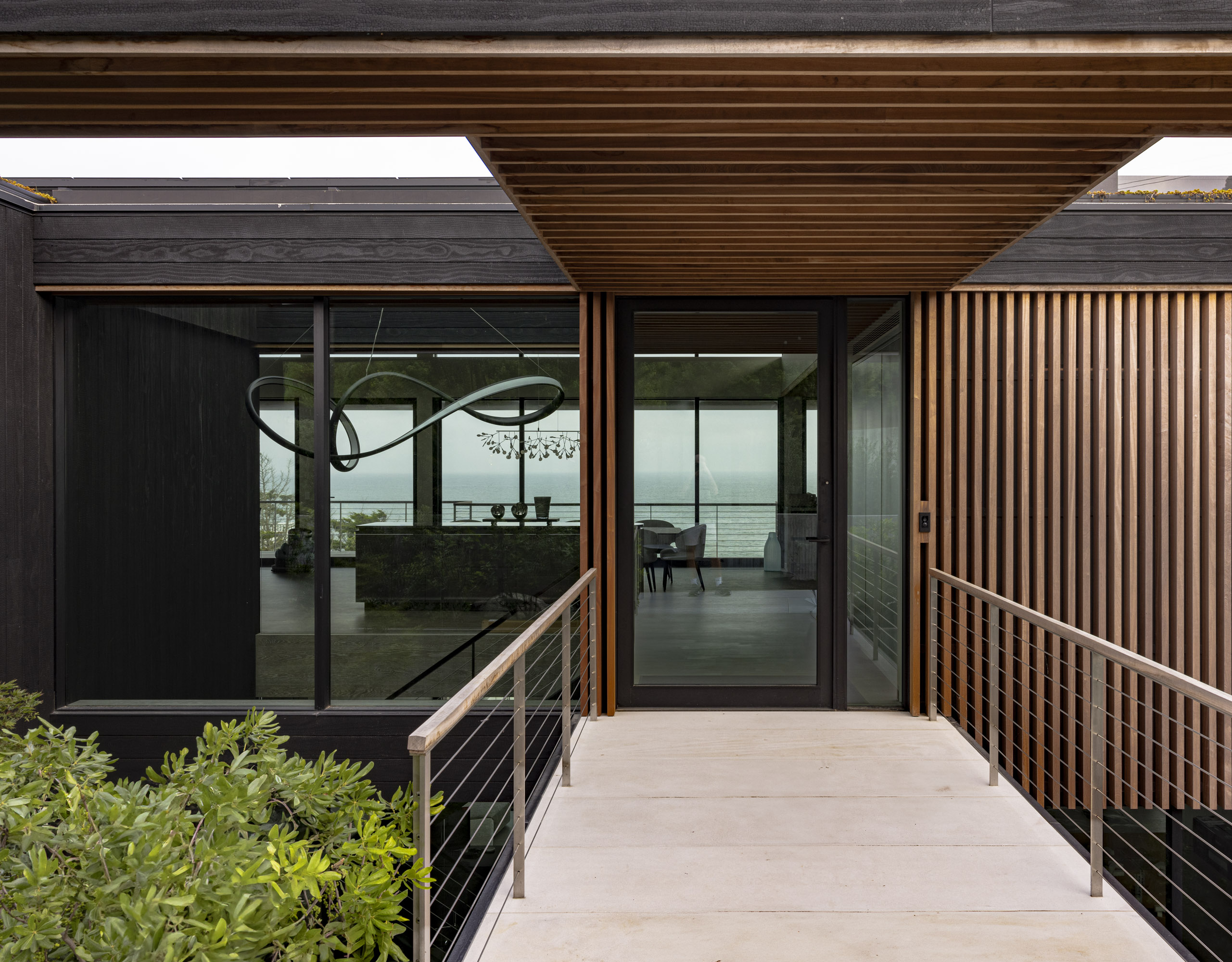 Ronald Webb Builder - photography by Graphic Image Group Inc.